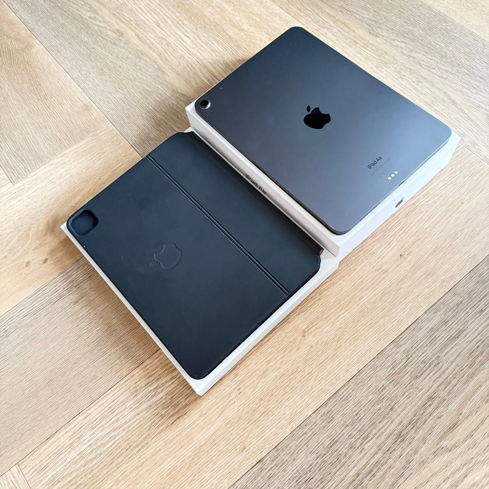 iPad Air (5e generatie) met Magic Keyboard, Computers en Software, Apple iPads, Ophalen, Apple iPad Air, 11 inch, Zo goed als nieuw