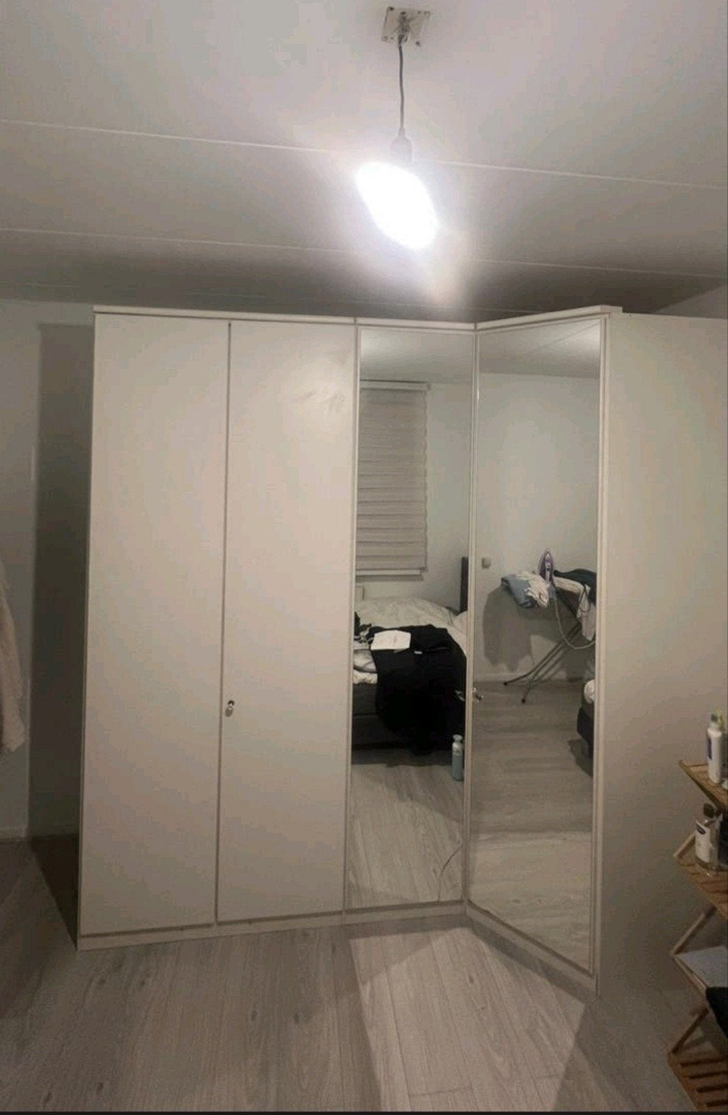 ruime hoek kleding kast met spiegel, Ophalen, 50 tot 75 cm, 200 cm of meer, 200 cm of meer