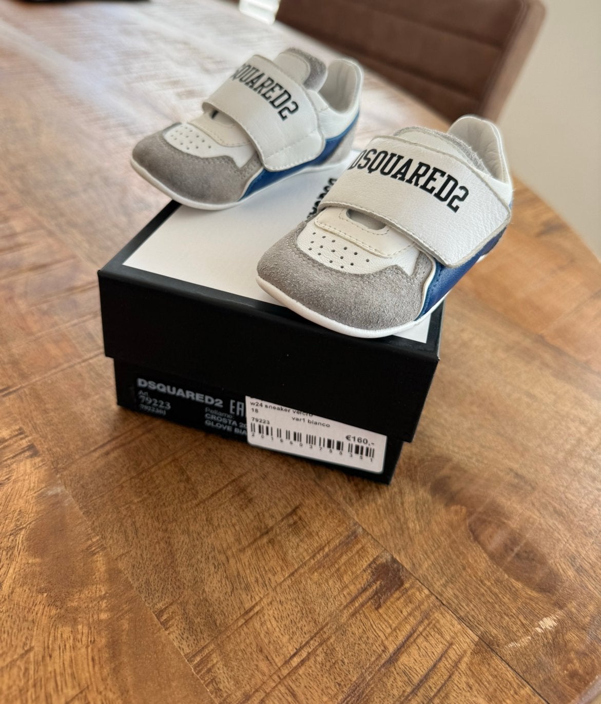 Dsquared2, Kinderen en Baby's, Ophalen, Zo goed als nieuw, Jongen, Schoenen