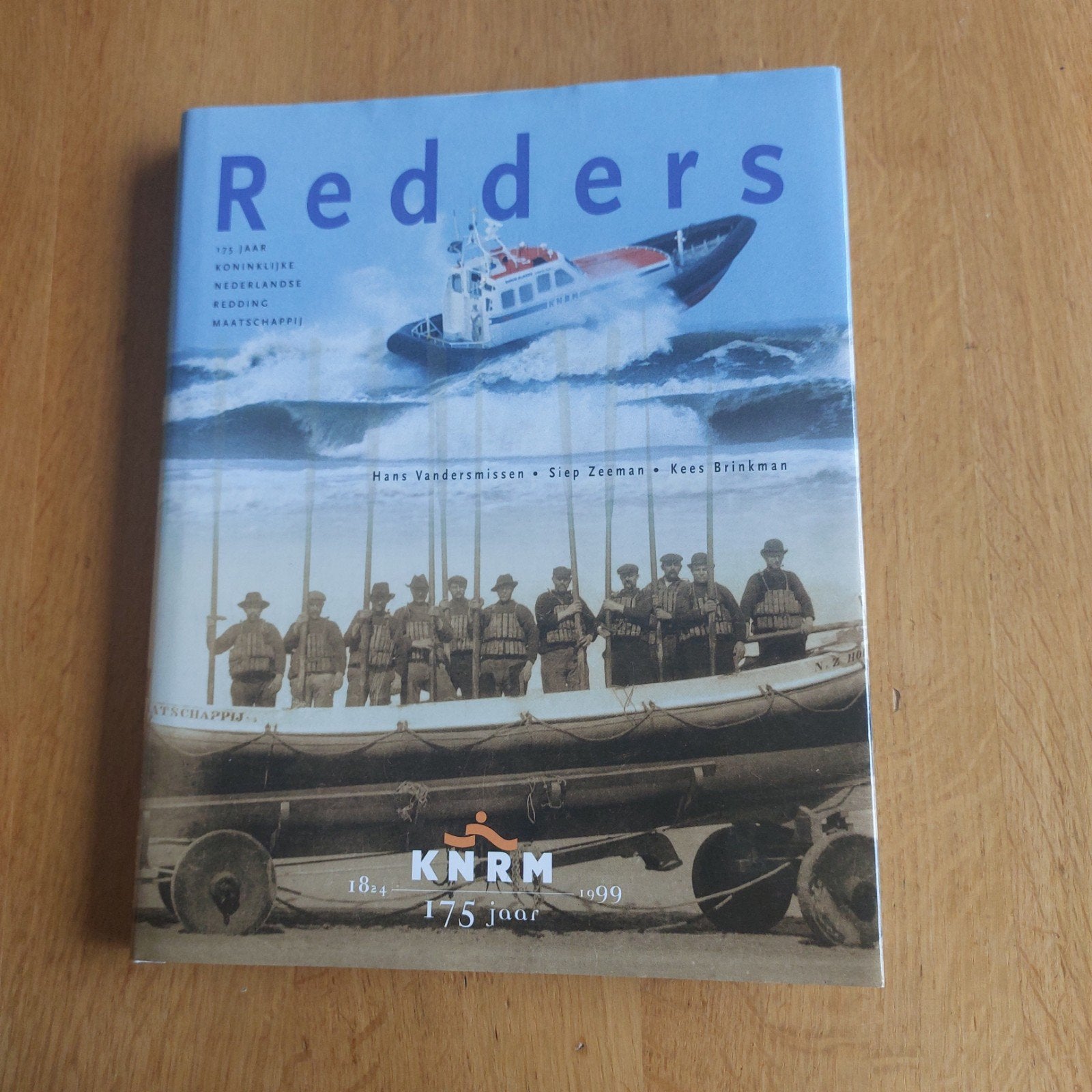 Redders: 175 jaar K.N.R.M., Ophalen of Verzenden, Zo goed als nieuw