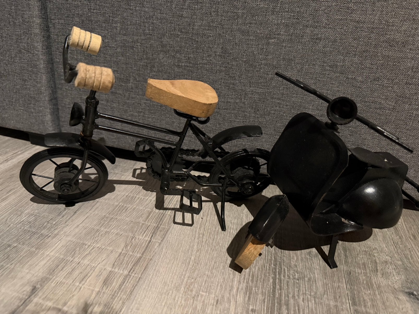 Set Fiets en scooter zwart metaal met hout, Ophalen, Zo goed als nieuw