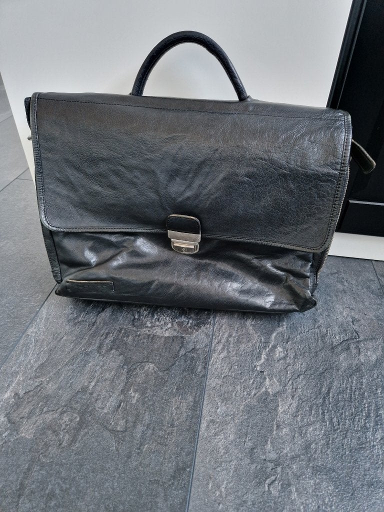 Plevier zwarte leren aktetas / laptoptas MOET NU WEG, Verzenden, 15 inch, Plevier, Aktetas