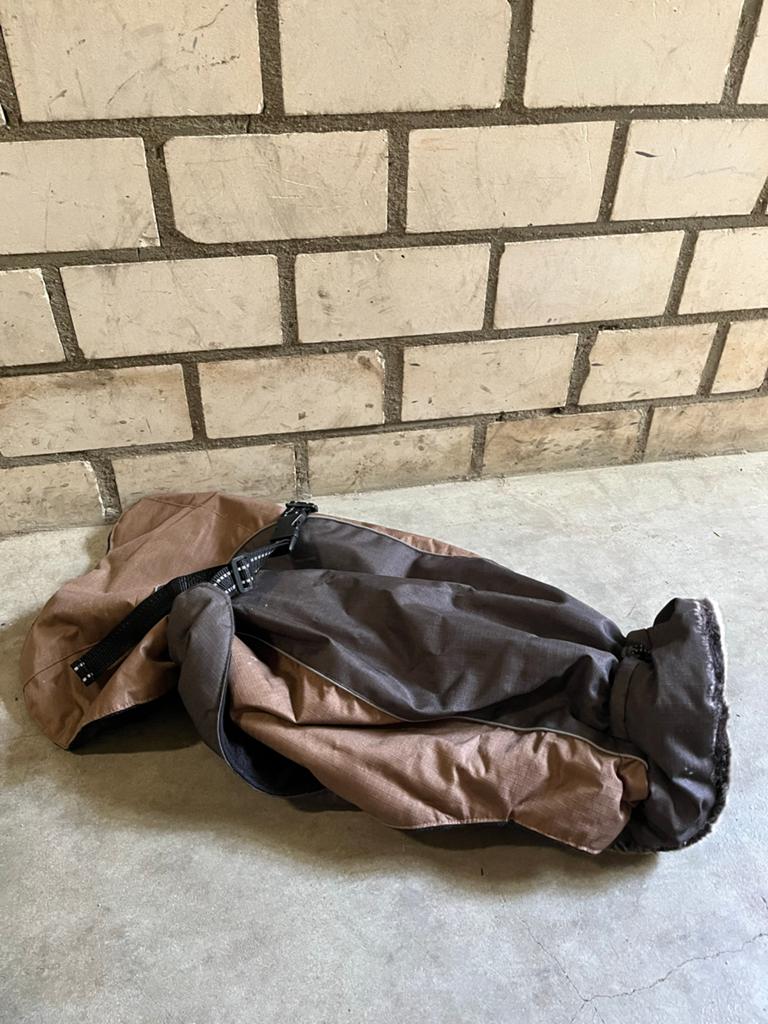 Nieuw hondenjas L, Dieren en Toebehoren, Ophalen, Nieuw, Hondenjas