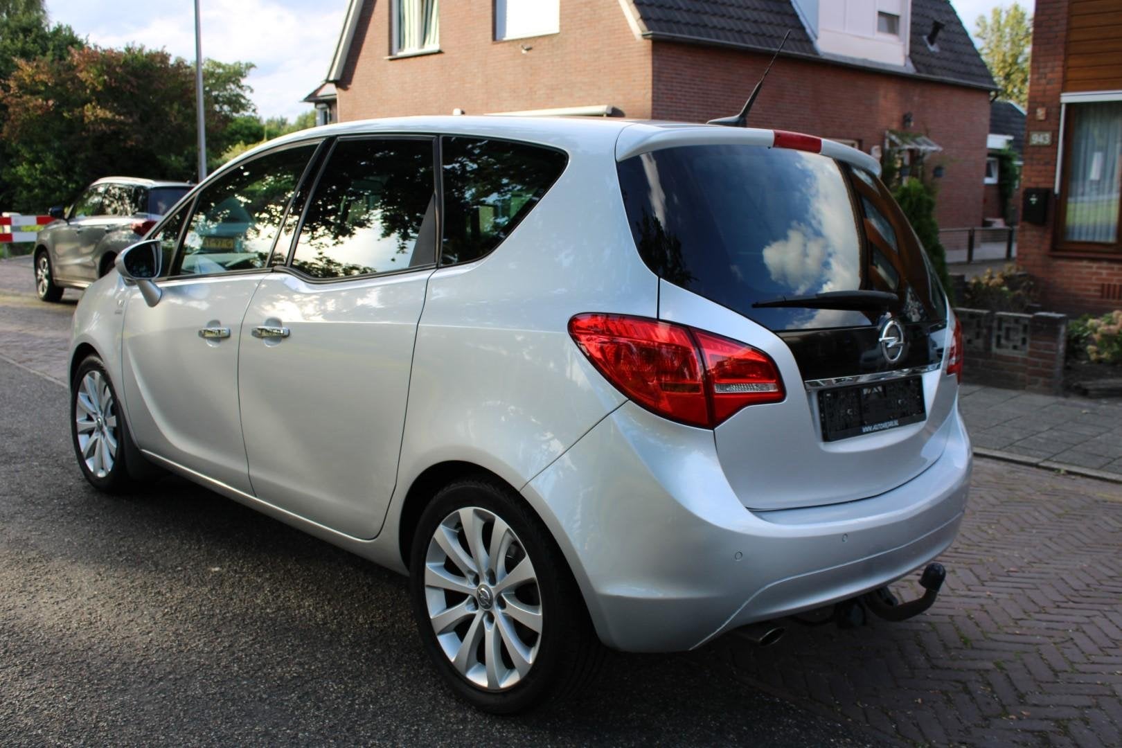 Opel Meriva 1.4 Turbo Cosmo Cruise, Navigatie, Trekhaak, Nwe, Euro 5, Gebruikt, 680 kg, 4 cilinders