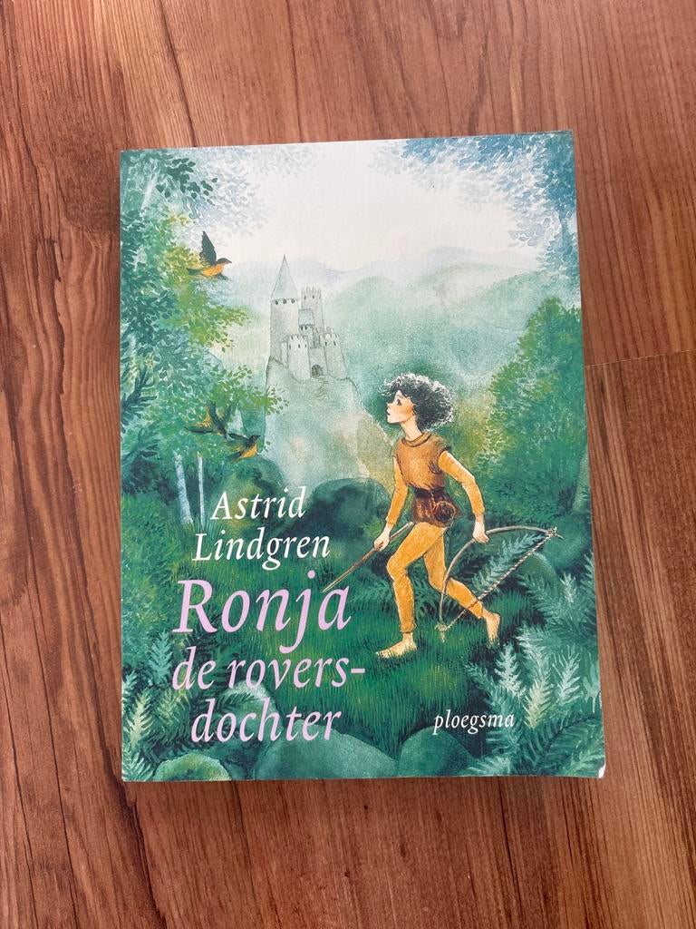 Ronja de roversdochter - Astrid Lindgren (Leesboek), Ophalen of Verzenden, Gelezen, Fictie algemeen
