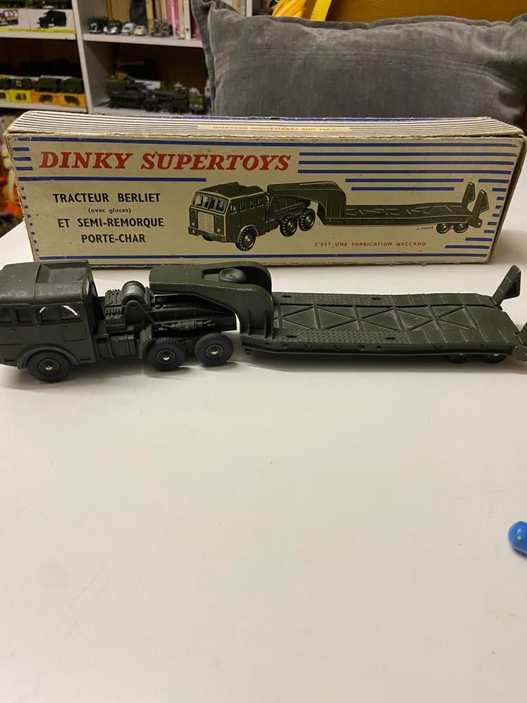 Dinky militair berliet  tank transporter, Hobby en Vrije tijd, Ophalen of Verzenden, Zo goed als nieuw, Dinky Toys