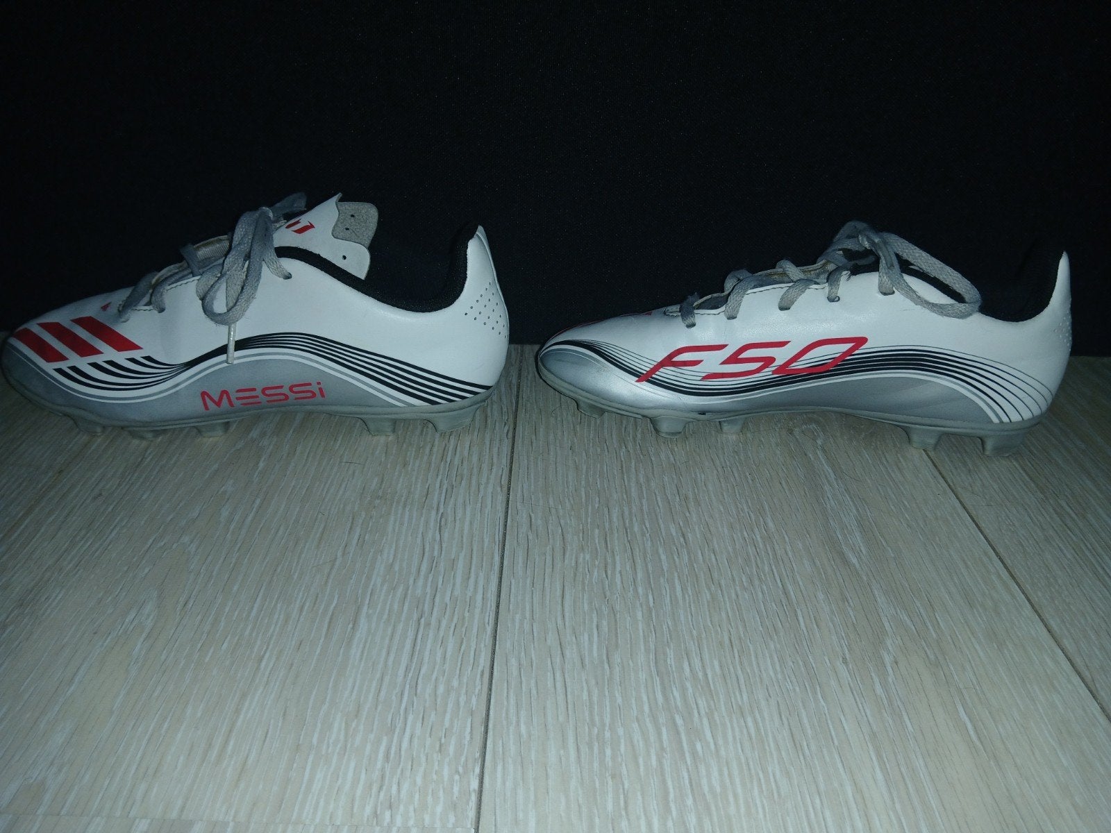 Adidas Messi F50 voetbalschoenen, Ophalen of Verzenden, Zo goed als nieuw, Schoenen