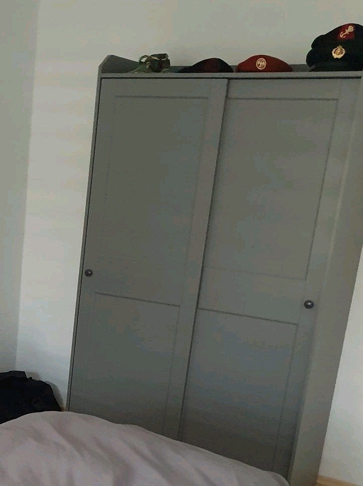 Hauga linnenkast met schuifdeuren grijs, Ikea, Ophalen of Verzenden, Zo goed als nieuw, 50 tot 75 cm, 200 cm of meer