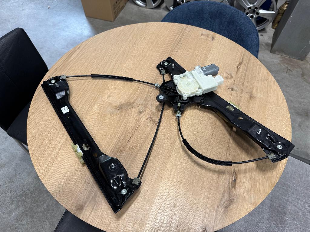Raammechaniek met motor links - Astra K (2015 - 21) 39142315, Ophalen of Verzenden, Gebruikt, Opel