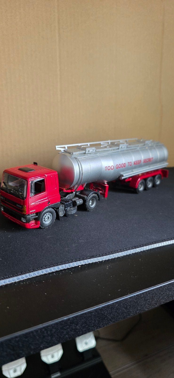 Tekno Daf met tankoplegger, Ophalen, Zo goed als nieuw, Bus of Vrachtwagen, Tekno