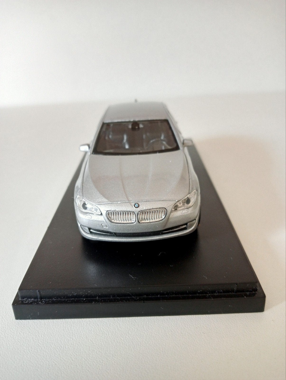BMW 535i Modelauto - Zilverkleurig met Display Case, Ophalen of Verzenden, Nieuw, Auto, Overige merken