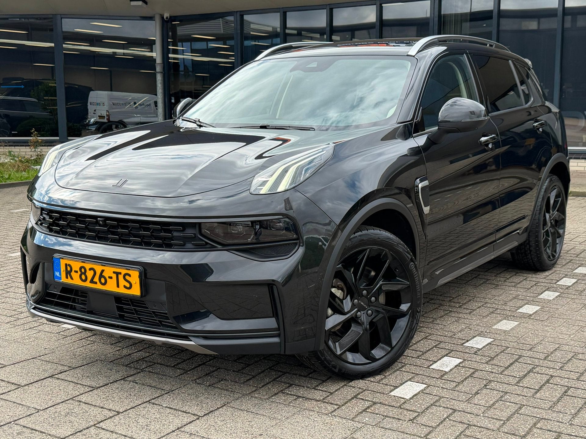 Lynk & Co 01