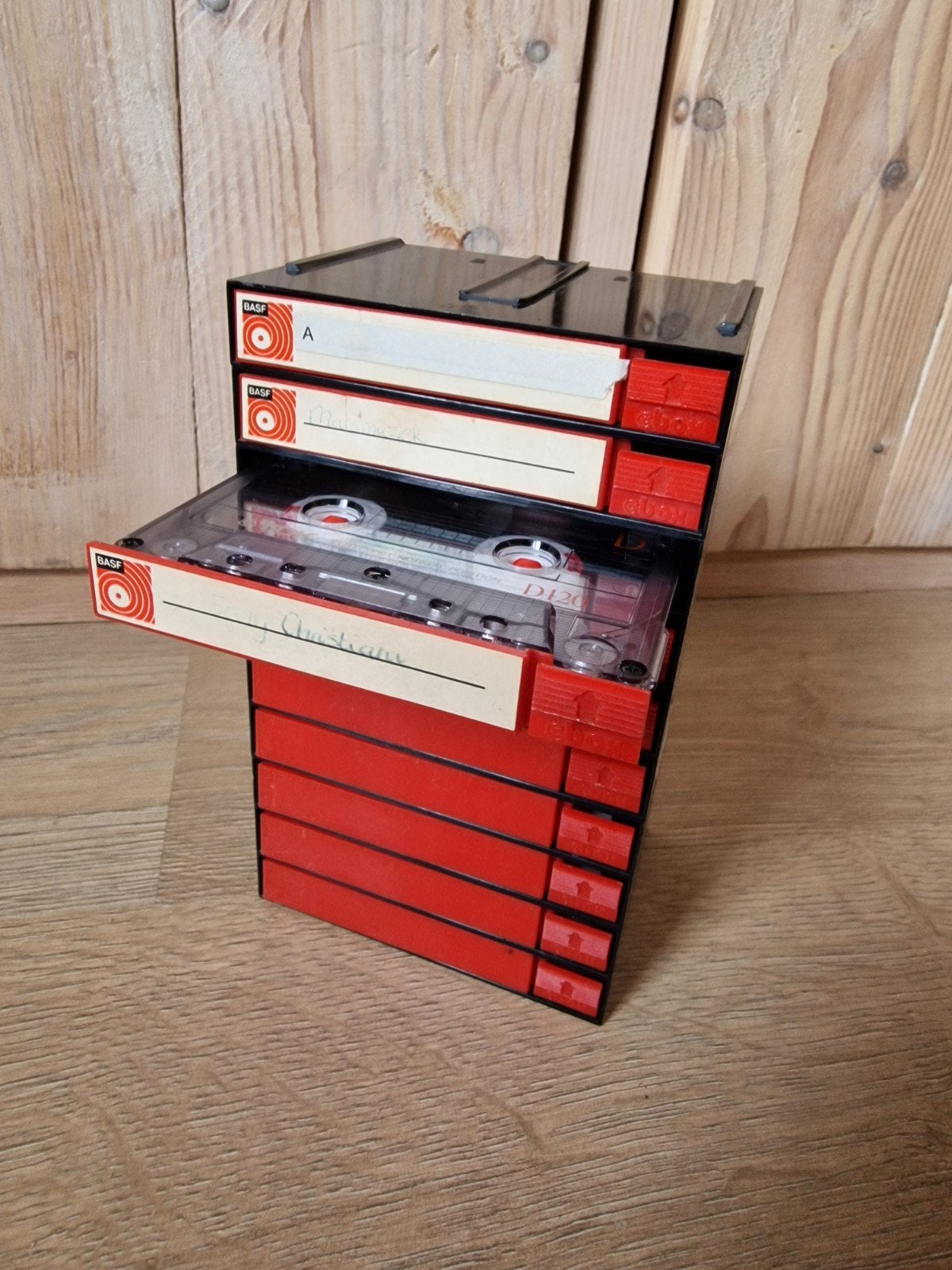 10x BASF D120 Cassettebandjes in Ebox Opbergrek, Cd's en Dvd's, Cassettebandjes, Gebruikt, 2 t/m 25 bandjes, Overige genres, Ophalen of Verzenden