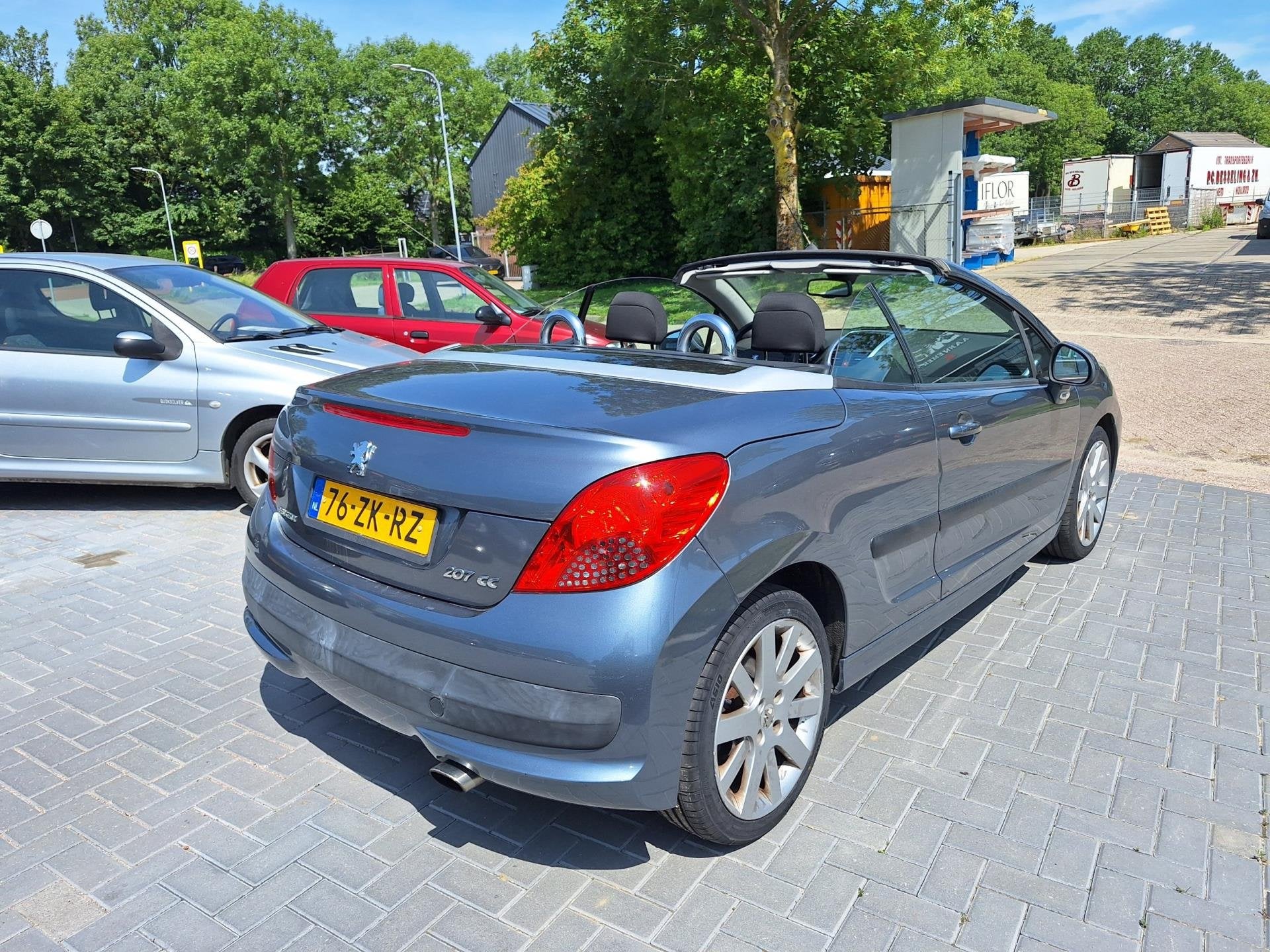 Peugeot 207 CC 1.6-16V T Sport / Nette auto / APK juni 2026, Auto's, Peugeot, Voorwielaandrijving, Gebruikt, 4 cilinders, 4 stoelen