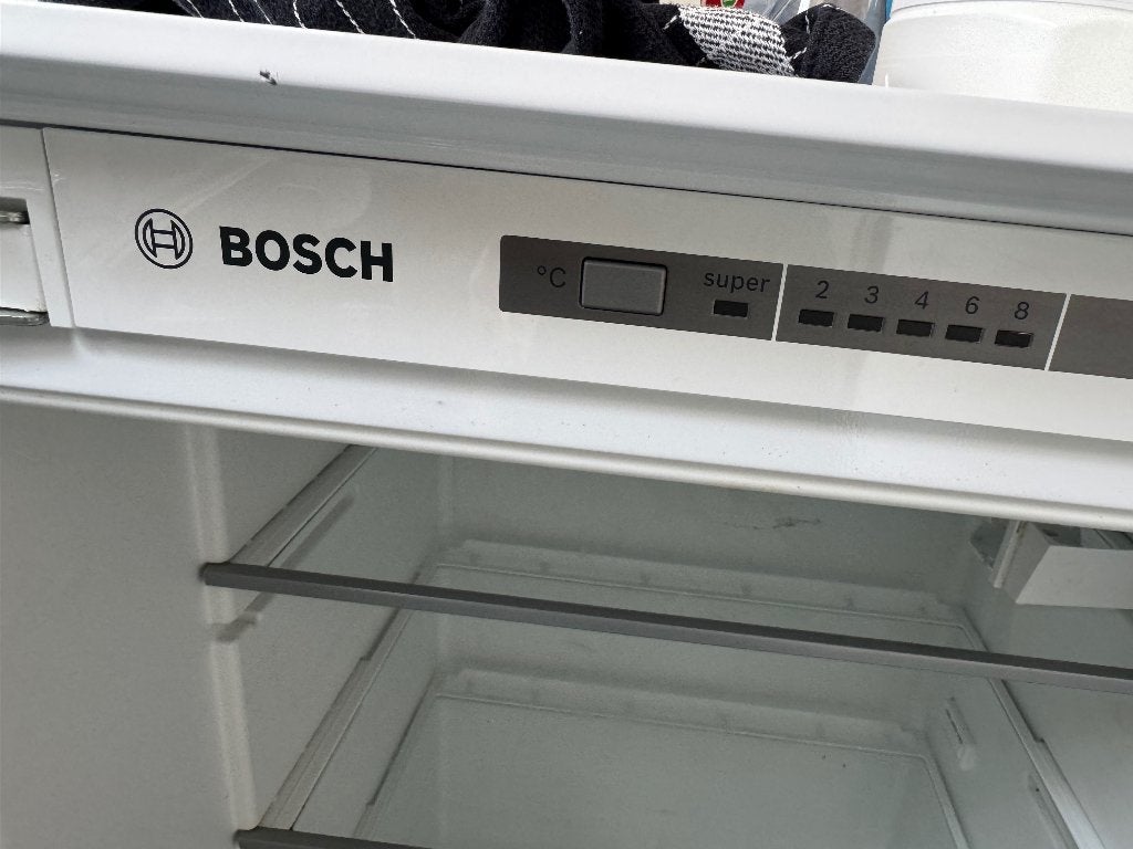 Koelkast Bosch inbouw, 100 tot 150 liter, Energieklasse A of zuiniger, 45 tot 60 cm, Ophalen
