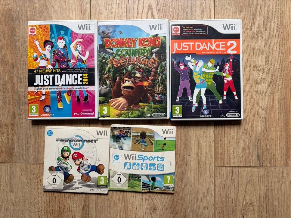 Wii-bundel met 3 controllers, 5 spellen en accessoires, Ophalen of Verzenden, Gebruikt, Met 3 controllers of meer, Met games