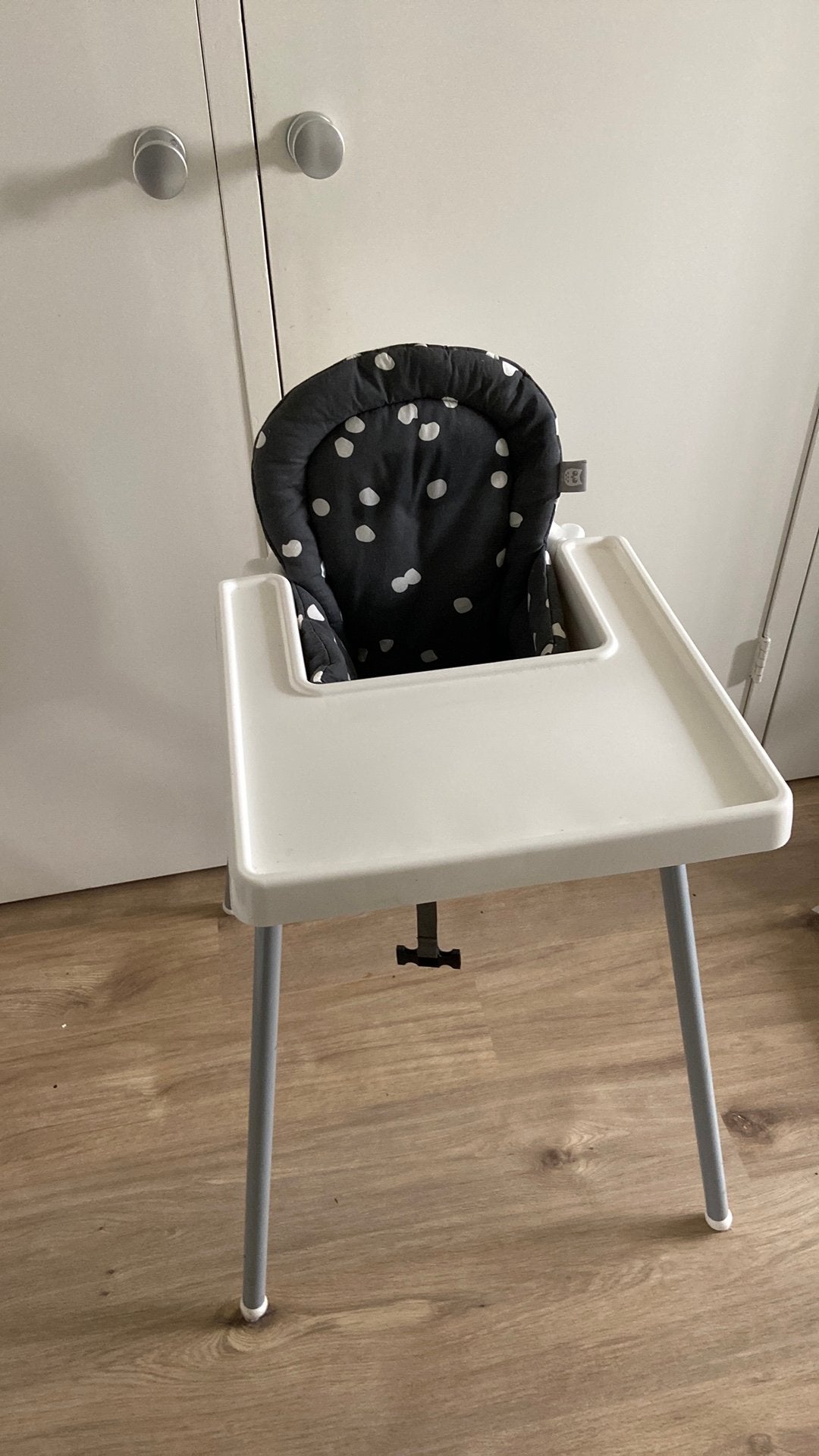 Ikea kinderstoel met zitkussen, Kinderen en Baby's, Ophalen, Zo goed als nieuw, Stoel(en)