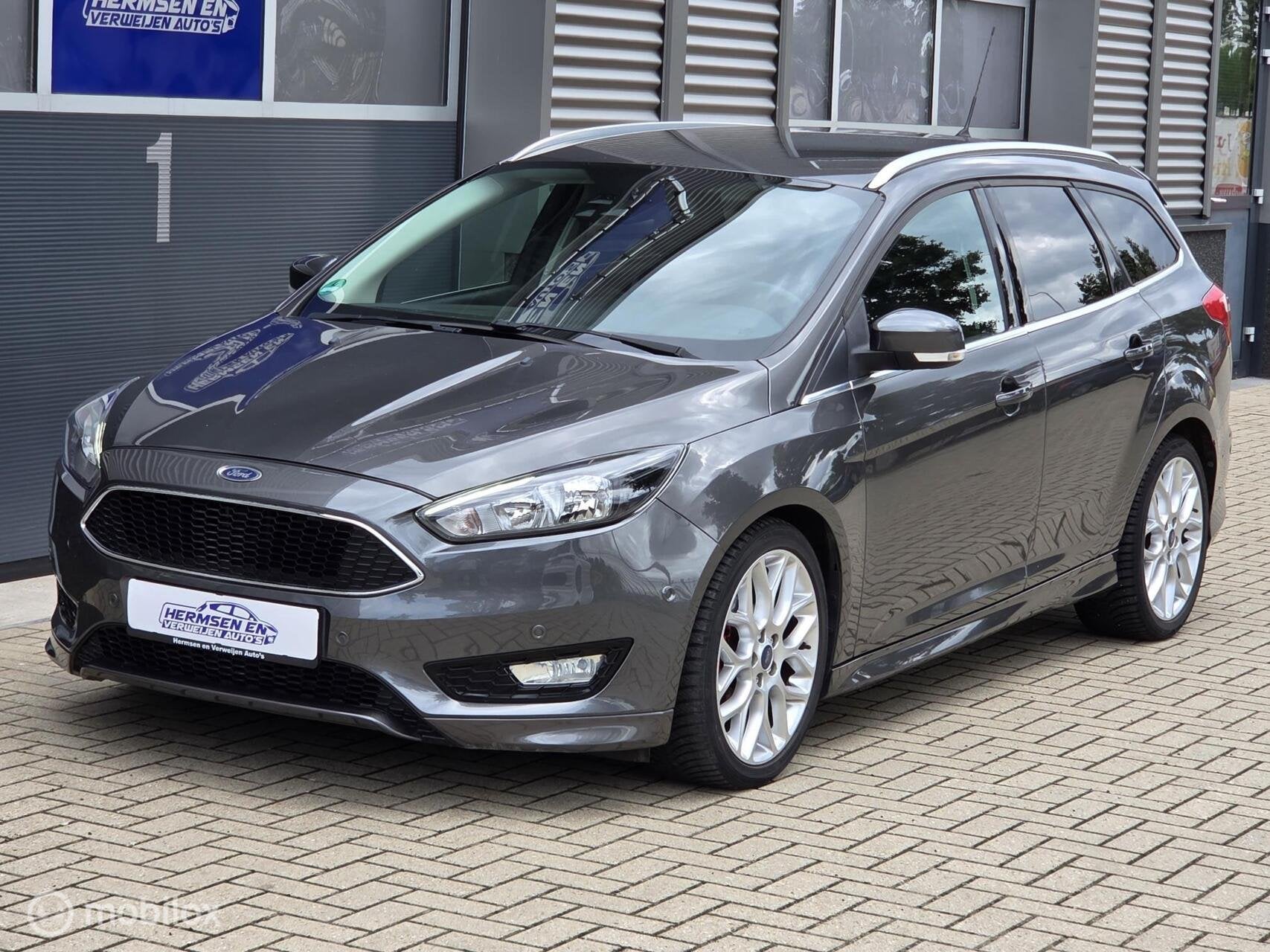 Ford Focus 1.0 EcoBoost 125pk ST-Line Titanium Edition, 125 pk, Zwart, Leder en Stof, Handgeschakeld