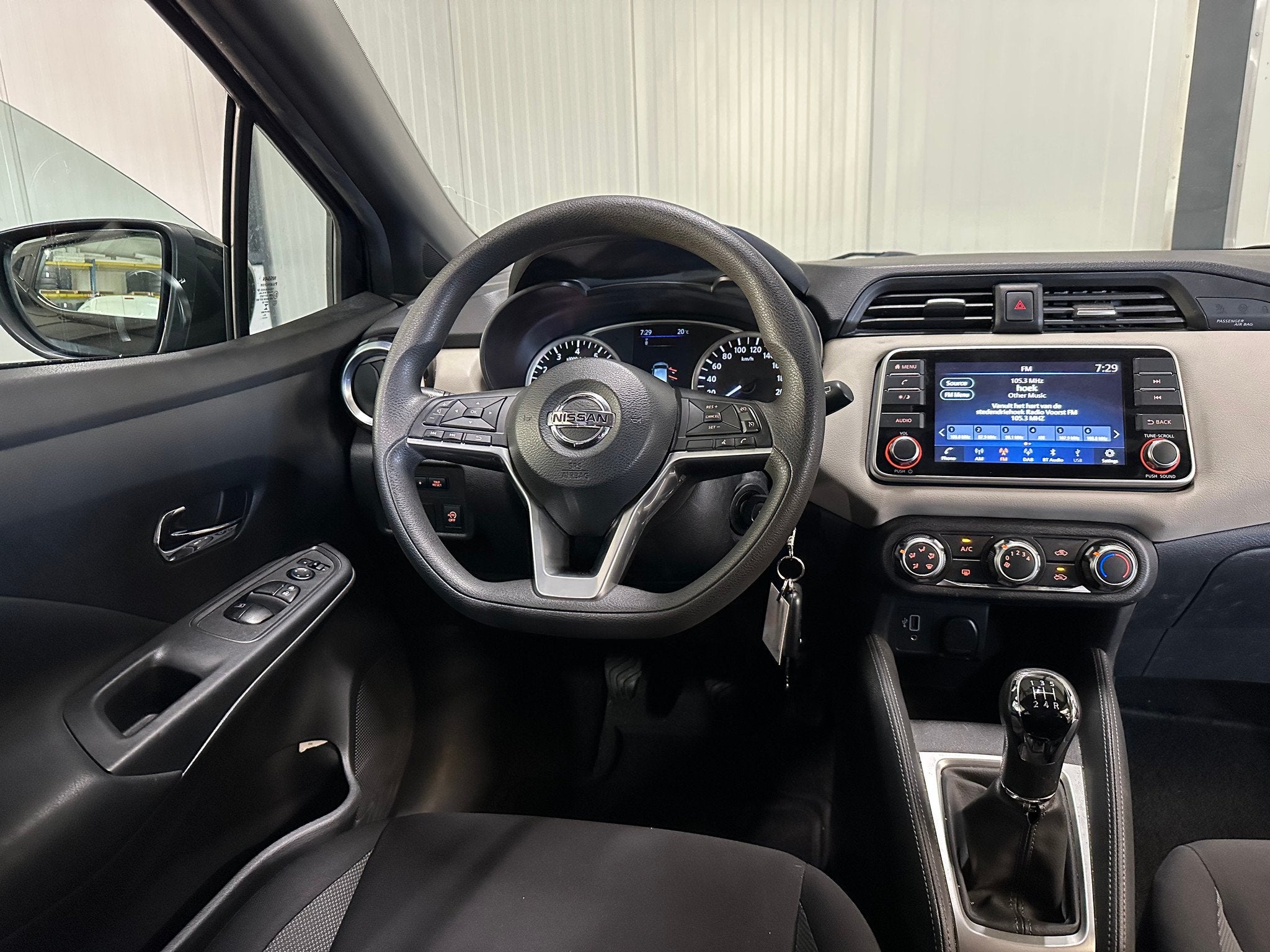 Nissan Micra 1.0 IG-T | Acenta 5-Drs | Airco | Cruise | Carp, Voorwielaandrijving, Euro 6, 100 pk, Zwart