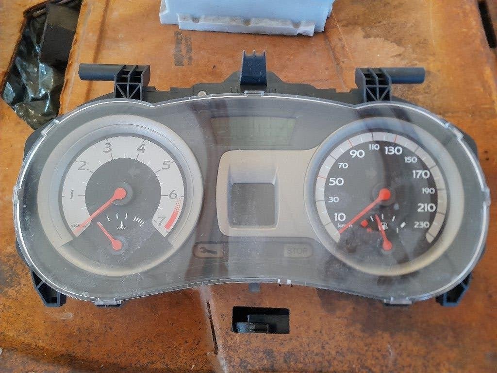 Renault Clio 3 Dashboard delen, Auto-onderdelen, Ophalen of Verzenden, Gebruikt, Renault