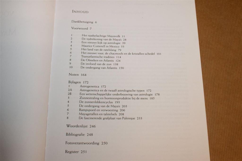 Voorspellingen van de Maya's Ontsluierd — 256 pag, 1996, Boeken, Ophalen of Verzenden, Gelezen, Overige onderwerpen, Achtergrond en Informatie