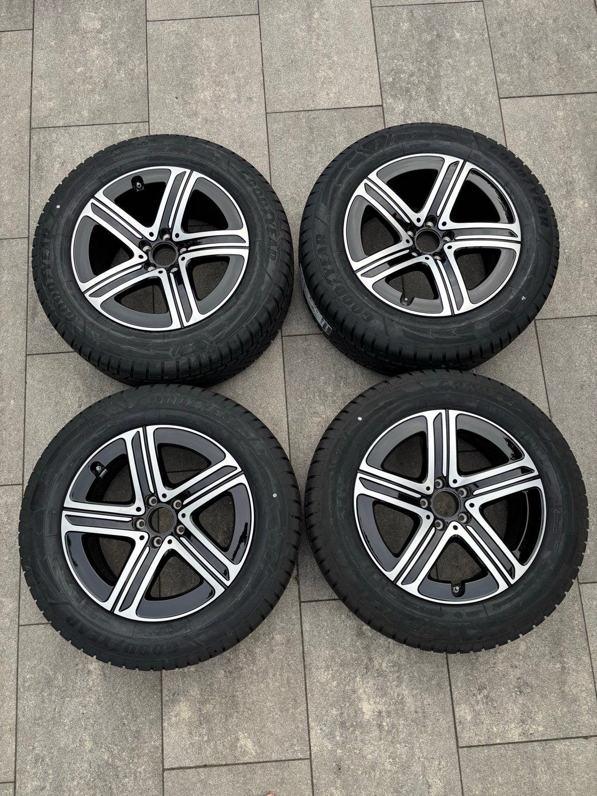 Nieuwe winterset Mercedes GLC 254 hybride 300e/400e breedset, Ophalen, 18 inch, 255 mm, Banden en Velgen