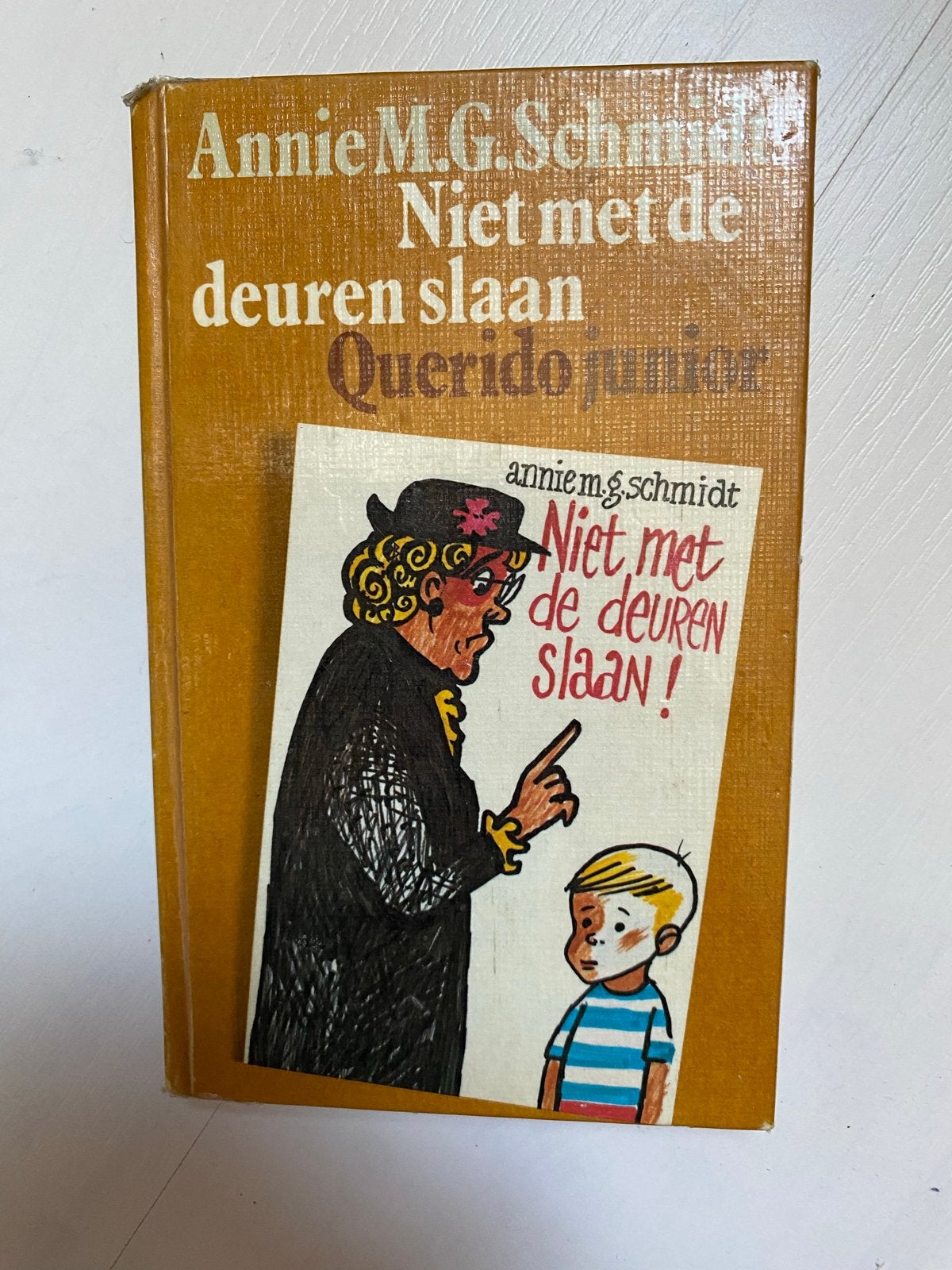Niet met de deuren slaan - Annie M.G. Schmidt, Ophalen of Verzenden, Gelezen, Fictie algemeen