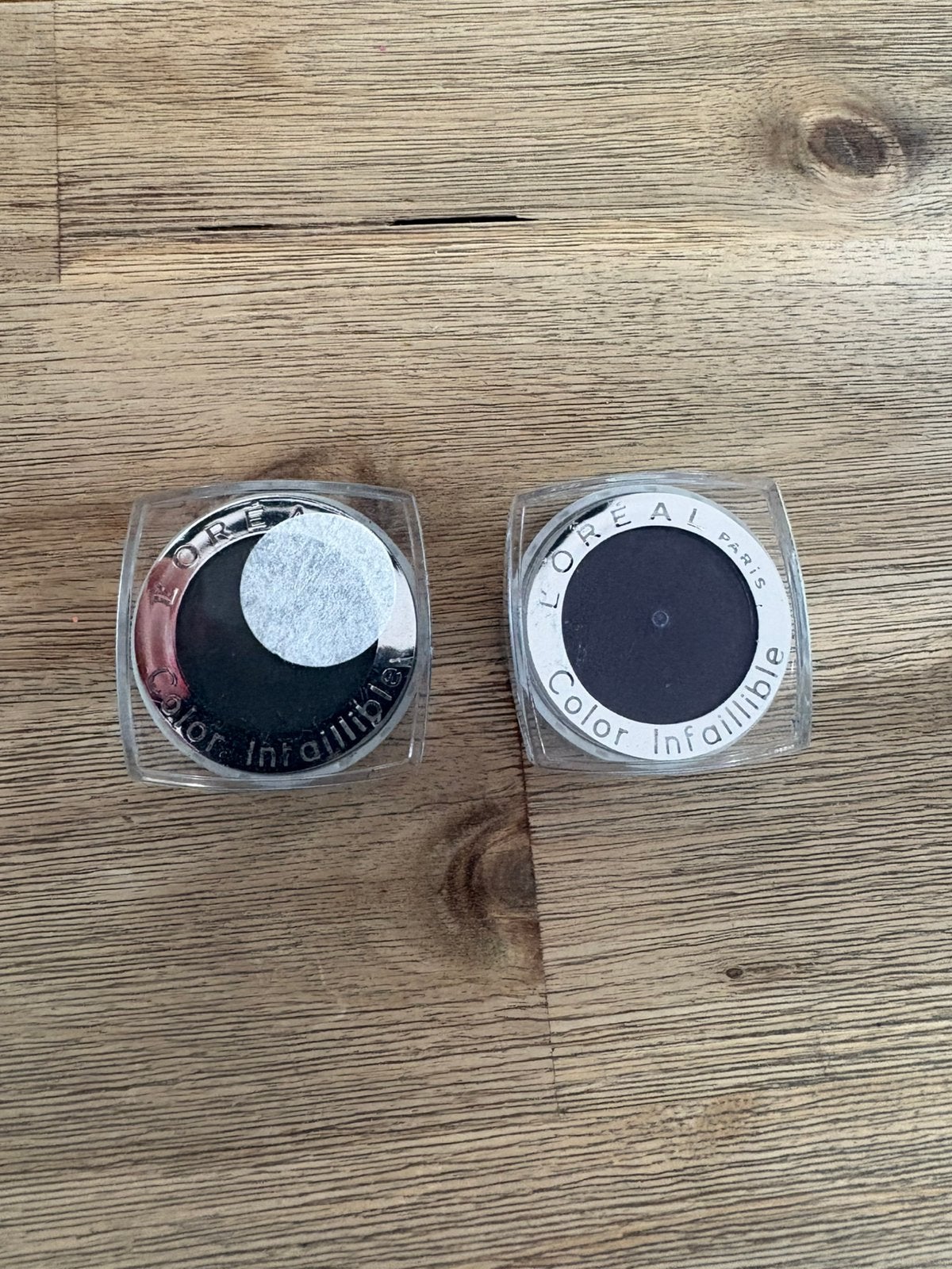Nieuw! 2x L'Oréal Paris Color Infaillible oogschaduw, Ophalen of Verzenden, Nieuw, Zwart, Ogen