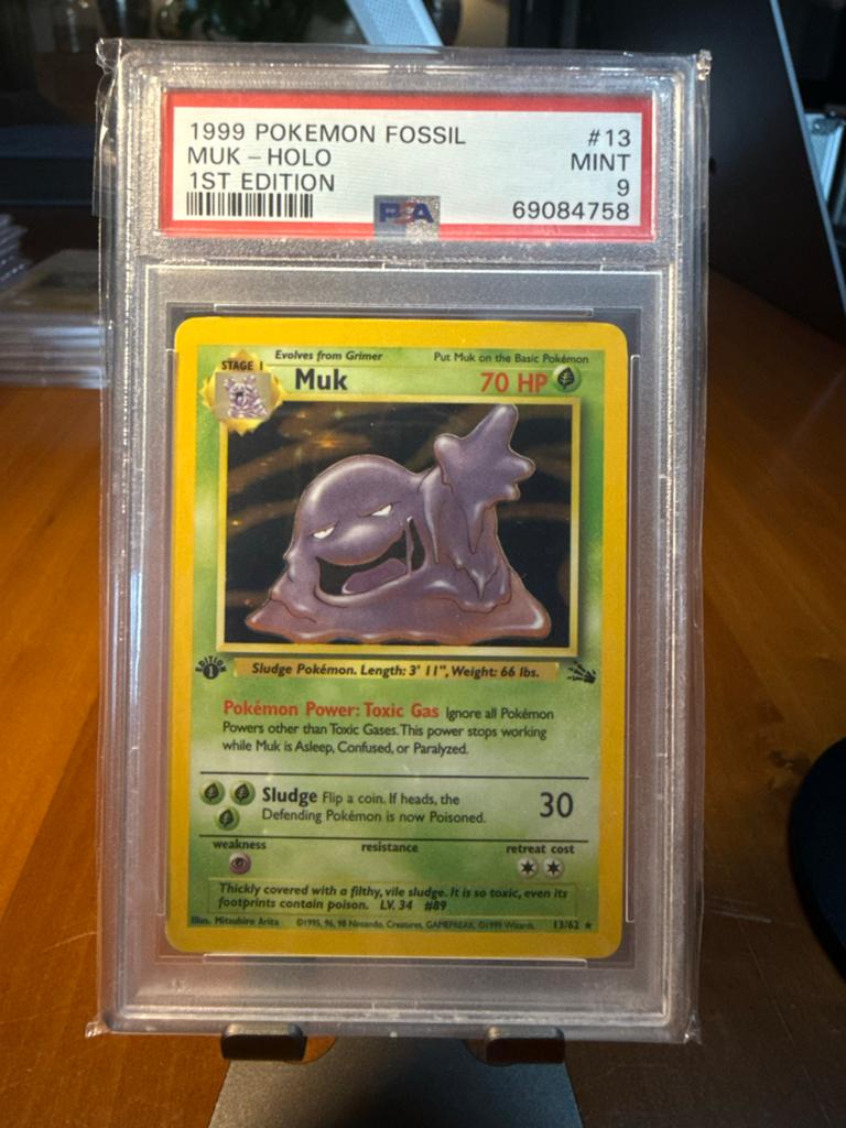 Muk 1st Edition #13 - Fossil (1999) - PSA 9, Ophalen of Verzenden, Zo goed als nieuw, Losse kaart, Foil