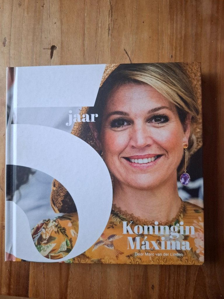 Boek maxima 50 jaar, Ophalen of Verzenden, Zo goed als nieuw, Nederland