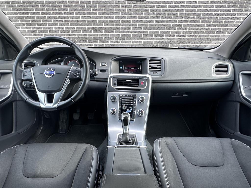 Volvo V60 2.0 T3 Nordic+ | Navigatie | Stoelverwarming | Cli, Bi-Xenon koplampen, Gebruikt, Euro 6, 4 cilinders