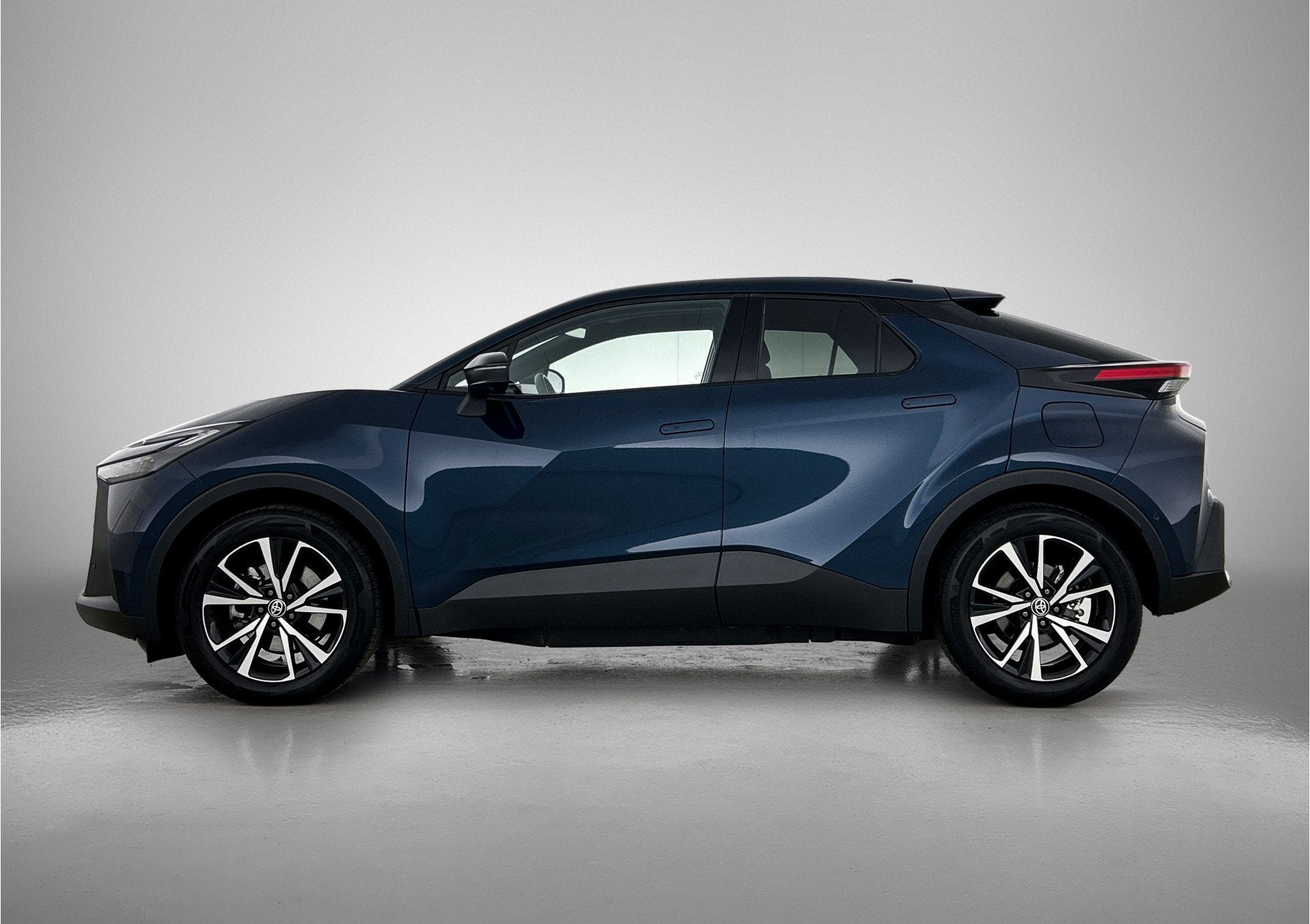 Toyota C-HR 2.0 Plug-in Hybrid 220 First Edition | BTW Voert, Auto's, Stof, Blauw, Bedrijf, Hybride Elektrisch/Benzine