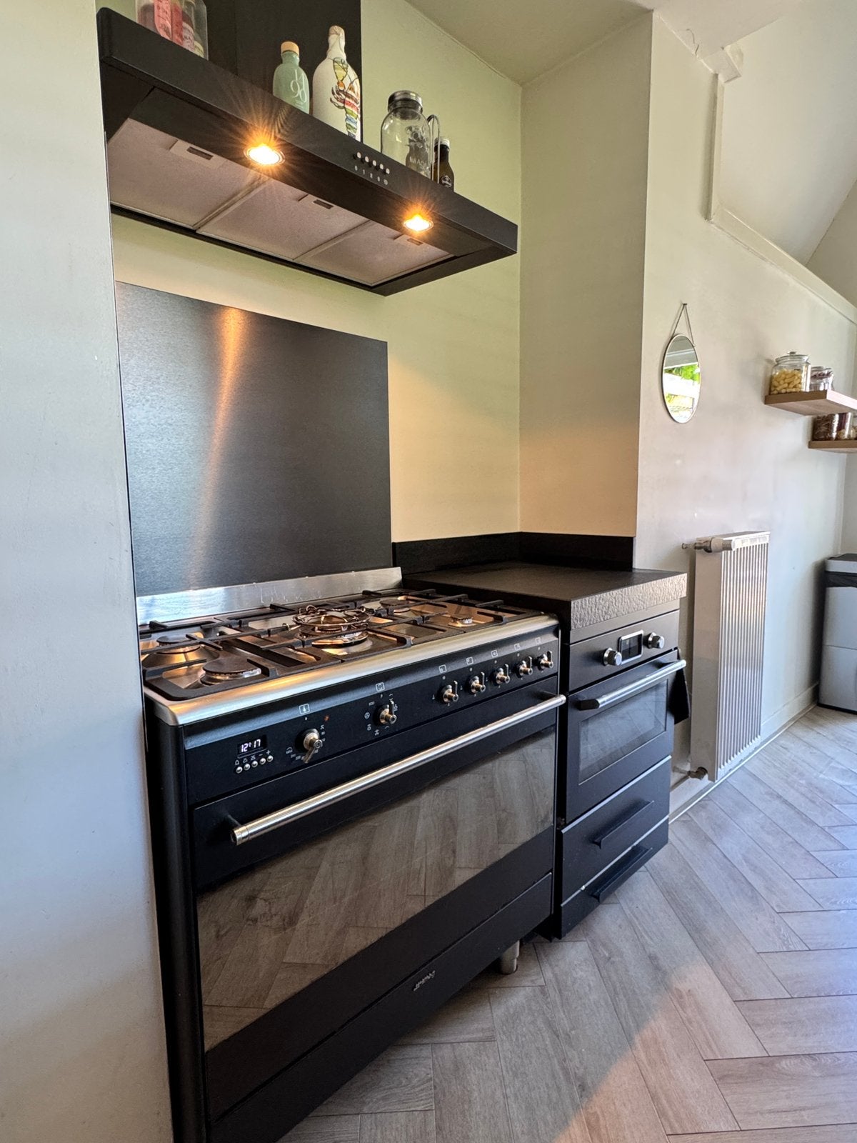 Luxe gasfornuis SMEG, Ophalen, 60 cm of meer, 4 kookzones, Zo goed als nieuw