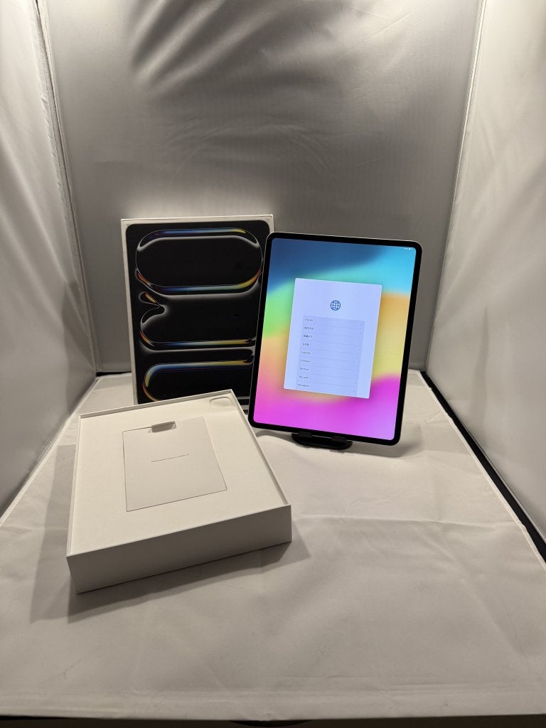A2925,  iPad Pro 13, M4, Wifi, Space Black, 256GB, 13 inch of meer, Apple, Refurbished, Ophalen of Verzenden