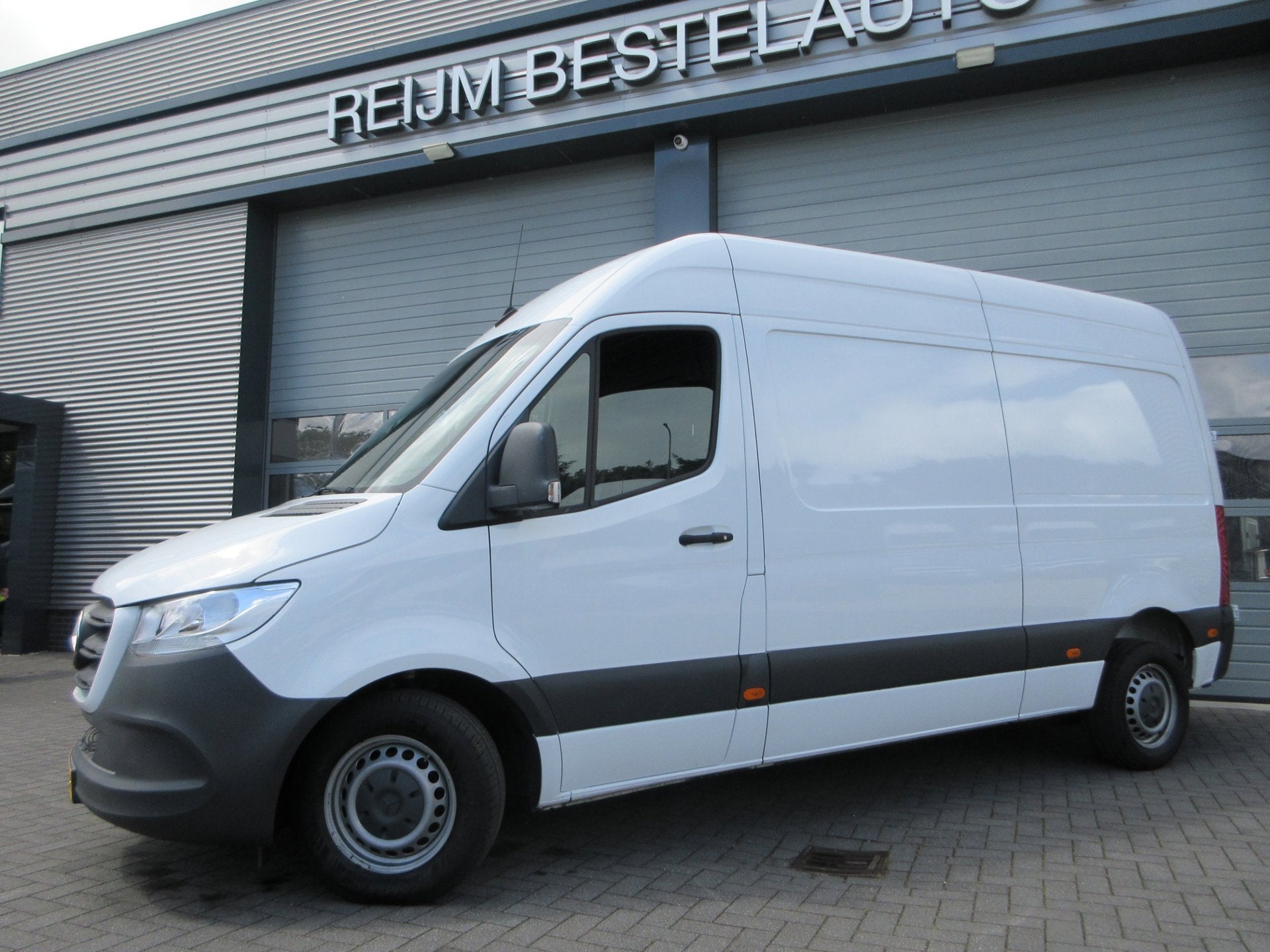 Mercedes-Benz Sprinter 215cdi, L2H2 Automaat, Airco, Camera,, Gebruikt, 4 cilinders, 150 pk, Wit
