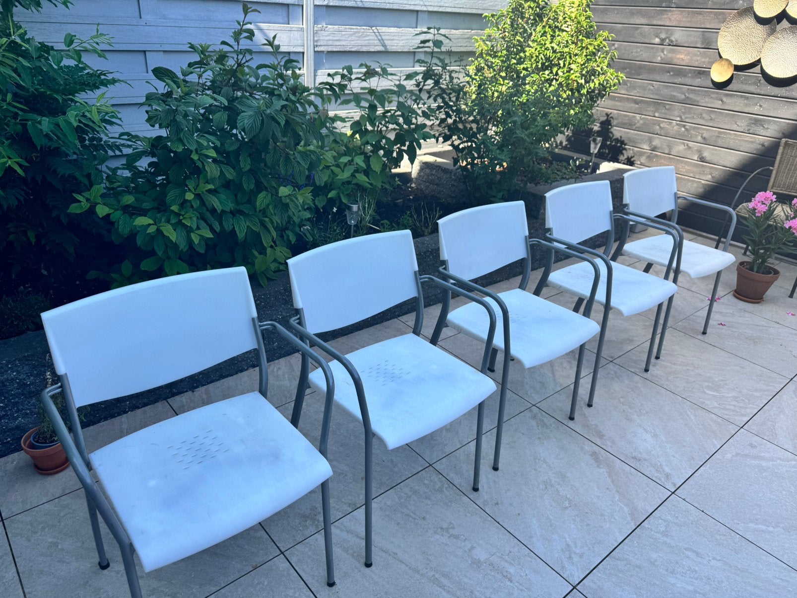 5x stevige plastic stoelen, Ophalen, Gebruikt, Plastic, Stapelbaar