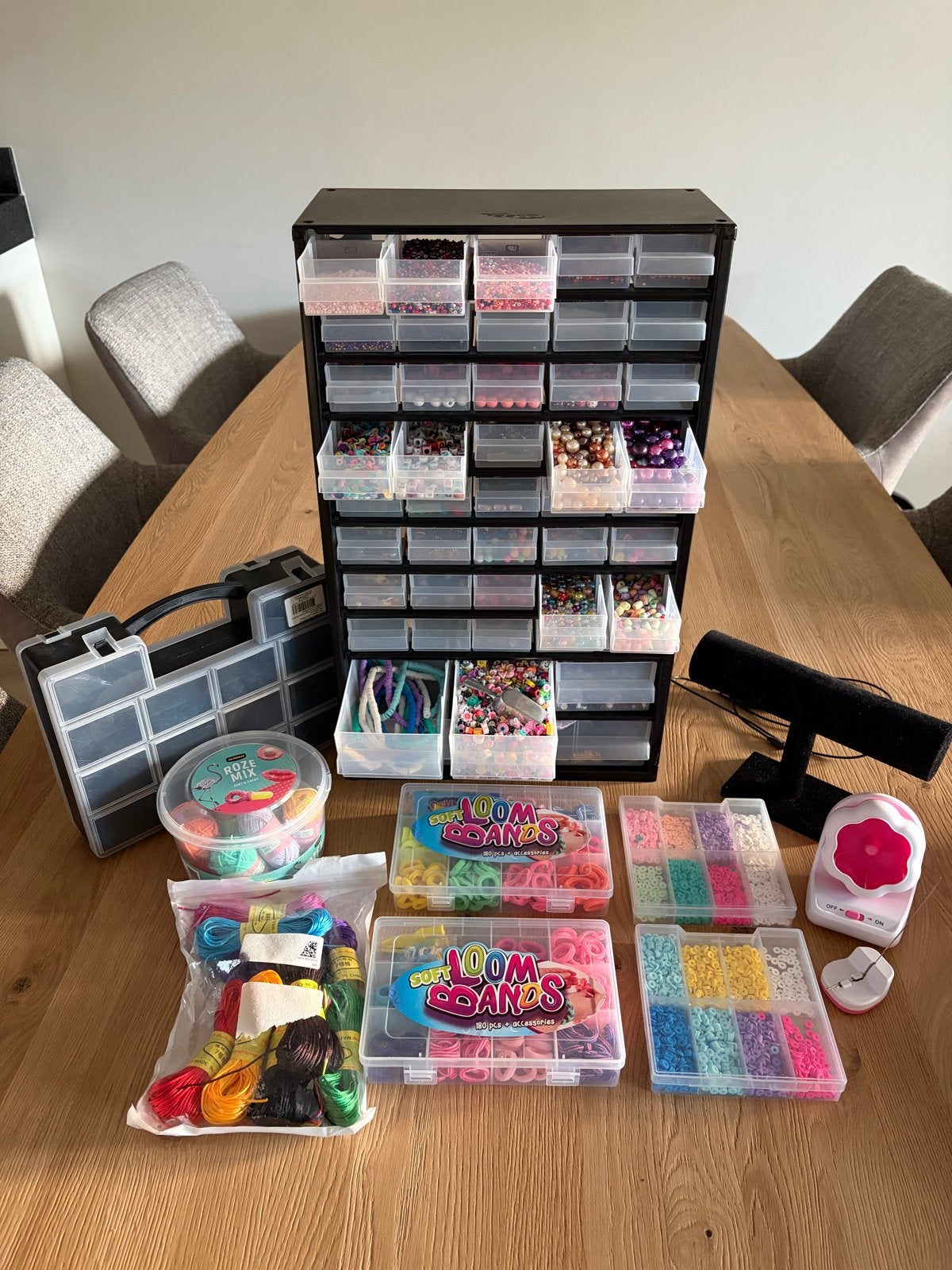 Grote kralen collectie met Raaco opbergkast en spinner, Ophalen, Gebruikt, Kraal