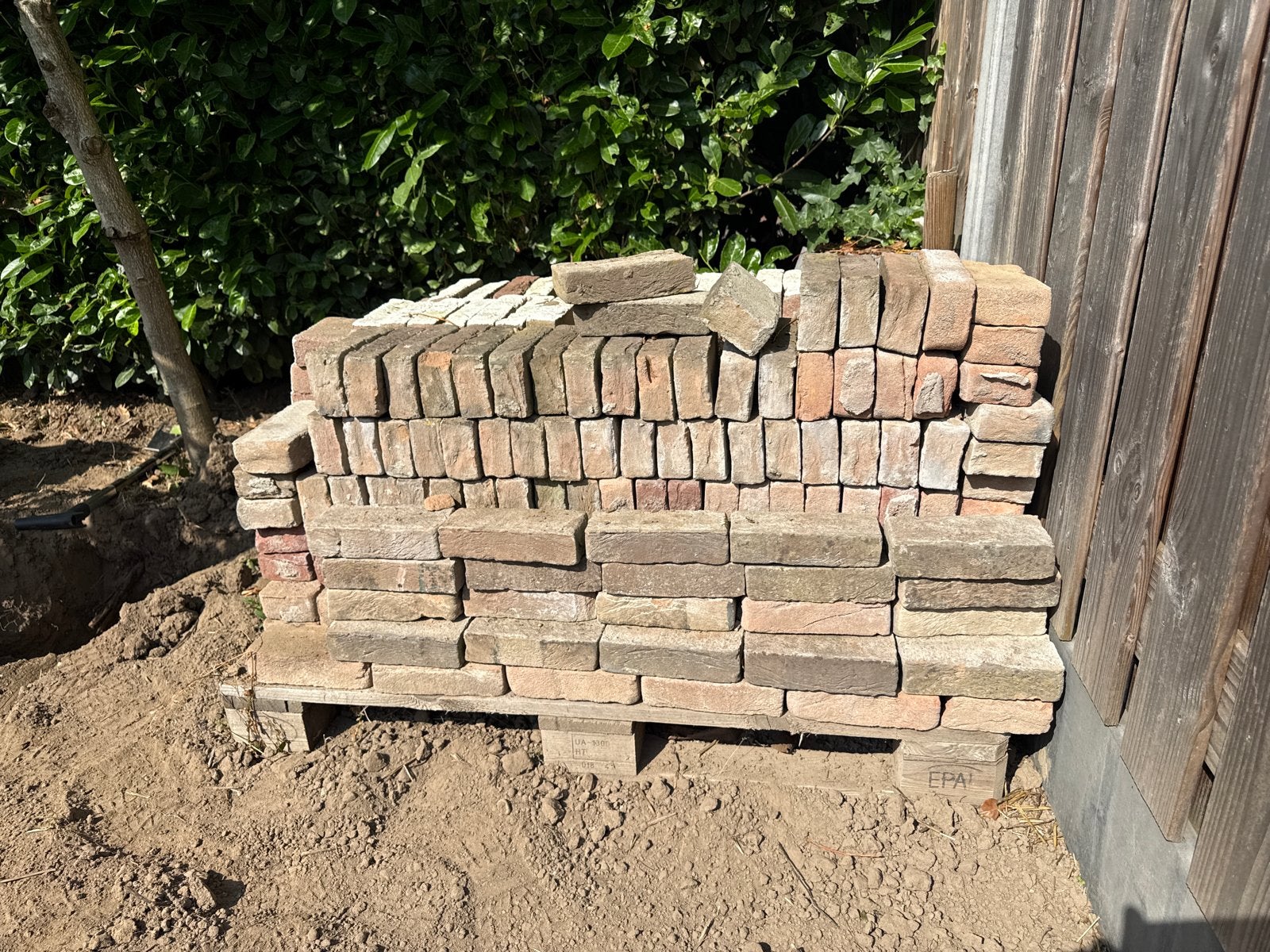 Gratis af te halen: Pallet bakstenen, Ophalen, Gebruikt, Bakstenen