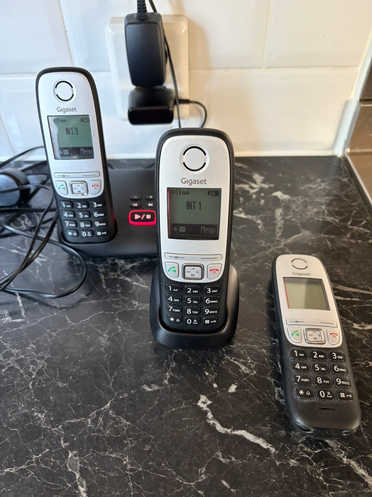 Gigaset A415A met 3 DeCt toestellen, basisstation en lader, Ophalen of Verzenden, Zo goed als nieuw