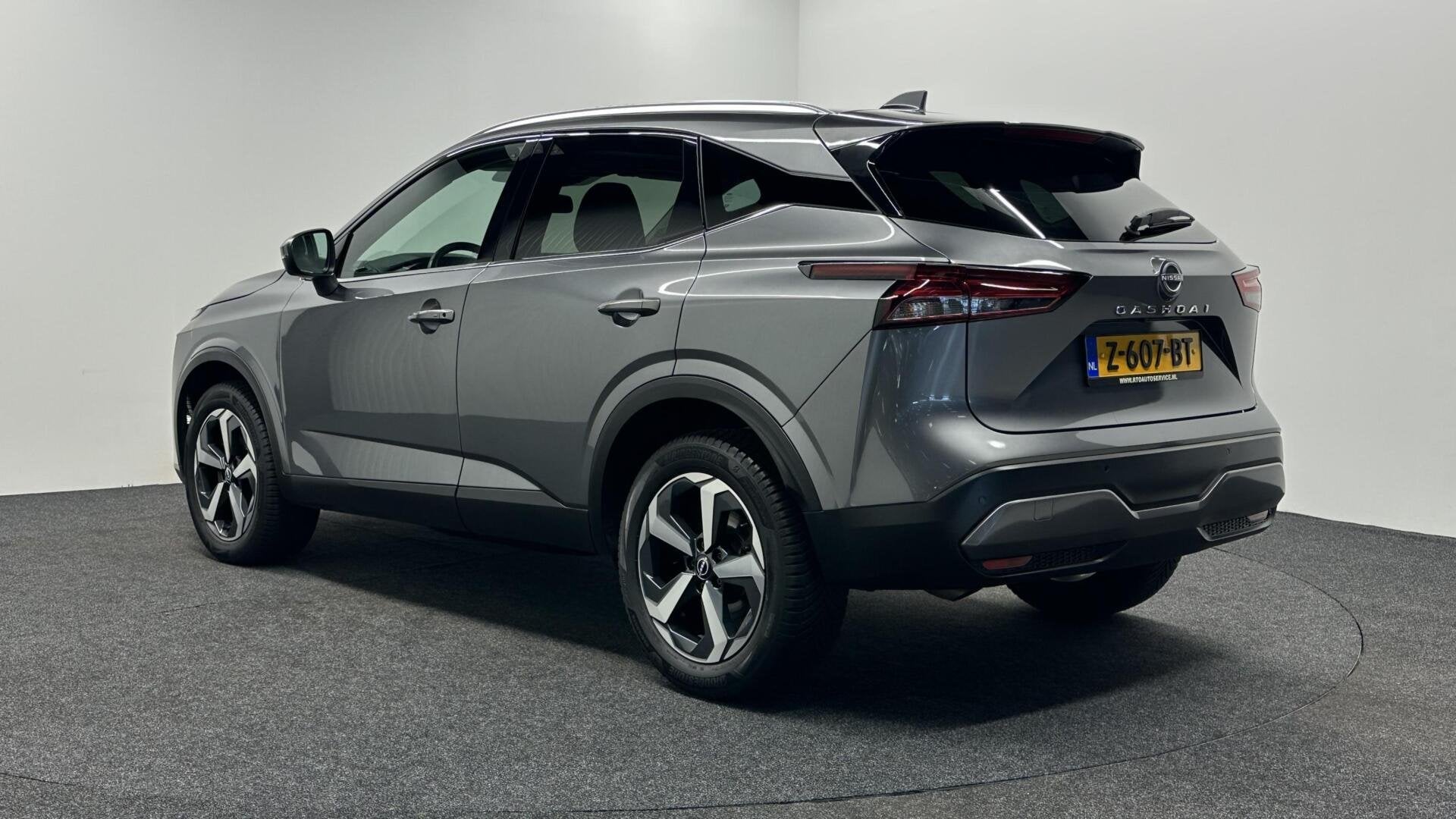 Nissan Qashqai 1.3 MHEV Xtronic N-Connecta 360 CAMERA PANO N, Auto's, Stof, Euro 6, Met garantie (alle), Origineel Nederlands