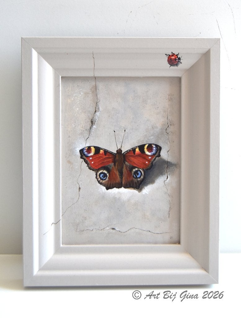 Schilderijtje van een dagpauwoog en een lieveheersbeestje, Acrylverf, Hout, Ophalen of Verzenden, Dieren