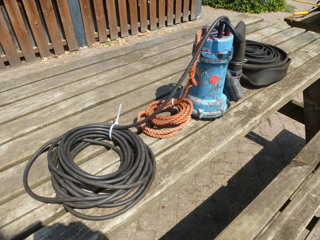 HOMA dompelpomp met vlotter en afvoerslang - 15 m3 / uur, Ophalen of Verzenden, Gebruikt, Elektrisch, Dompelpomp