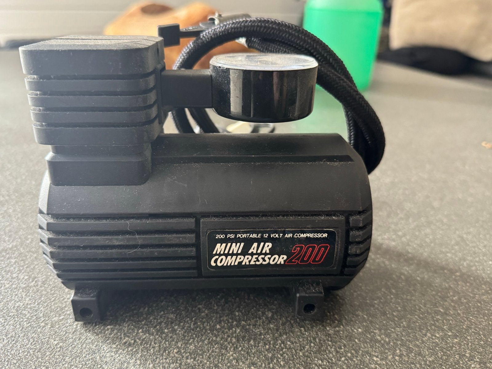 12V Mini Luchtcompressor - Draagbaar en Compact, Gebruikt, Ophalen of Verzenden, Minder dan 200 liter/min, Minder dan 6 bar