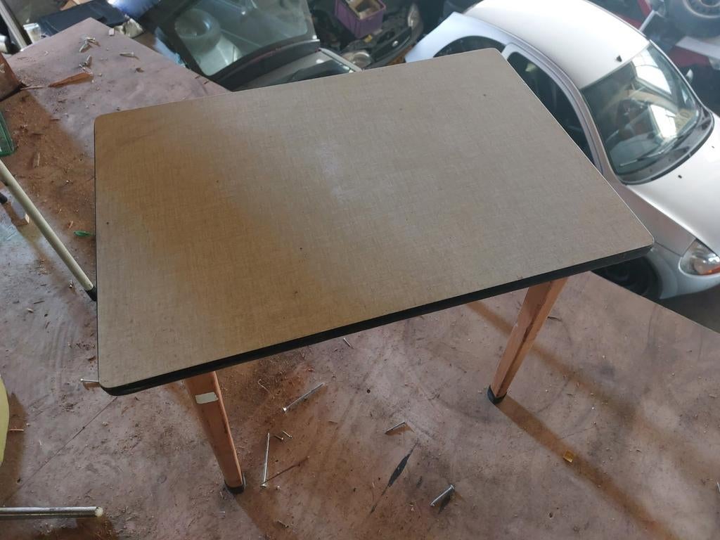 Vintage kindertafeltje - Retro speeltafel, Ophalen of Verzenden, Gebruikt, Tafel(s)