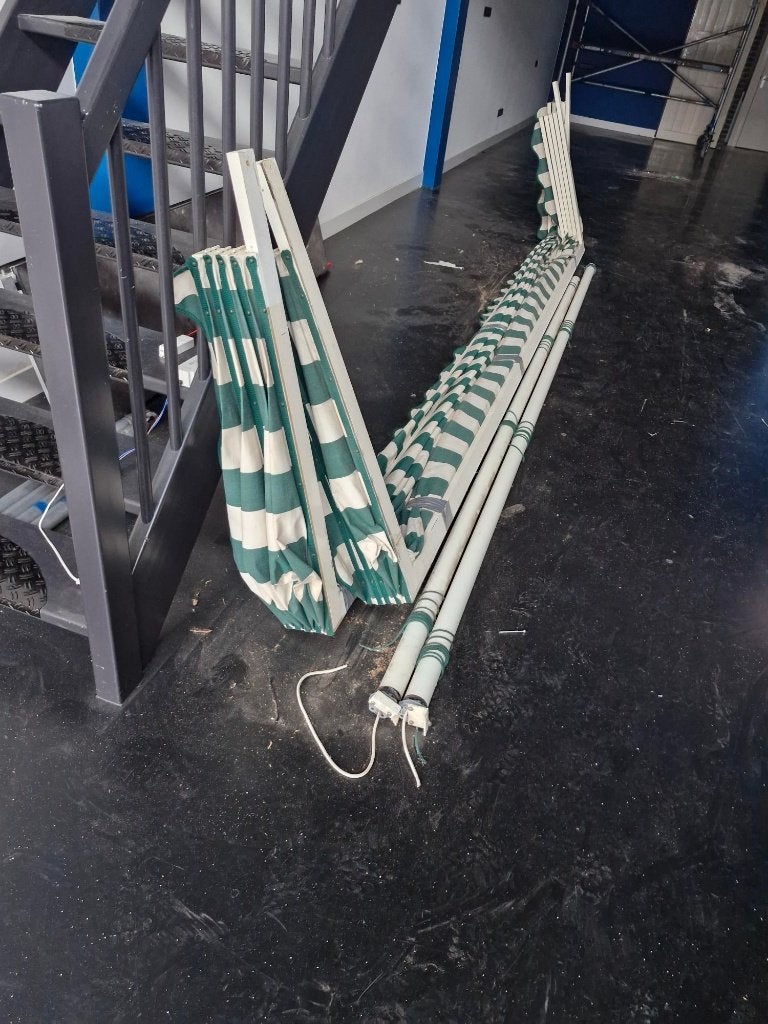 zonnewering, Ophalen, Gebruikt, Elektrisch, Knikarmscherm