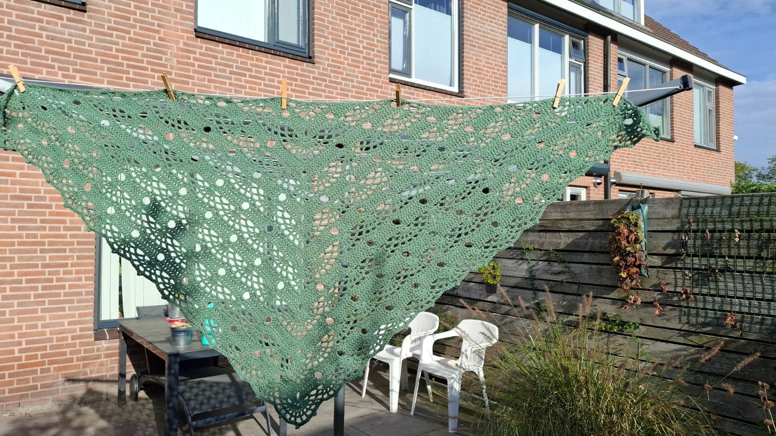 gehaakte omslagdoek/ sjaal, Ophalen of Verzenden, Nieuw, Maat 46/48 (XL) of groter, Sjaal
