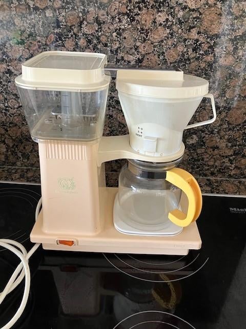 DOUWE EGBERTS  koffieautomaat,  8 kopjes,  beige, Ophalen of Verzenden, Gebruikt
