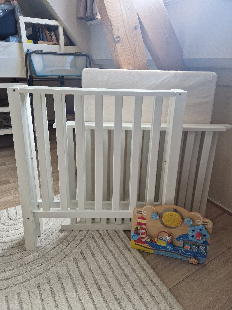 Degelijke houten verstelbare box (wit) voor baby, Ophalen, Gebruikt, Rechthoekig, In hoogte verstelbaar