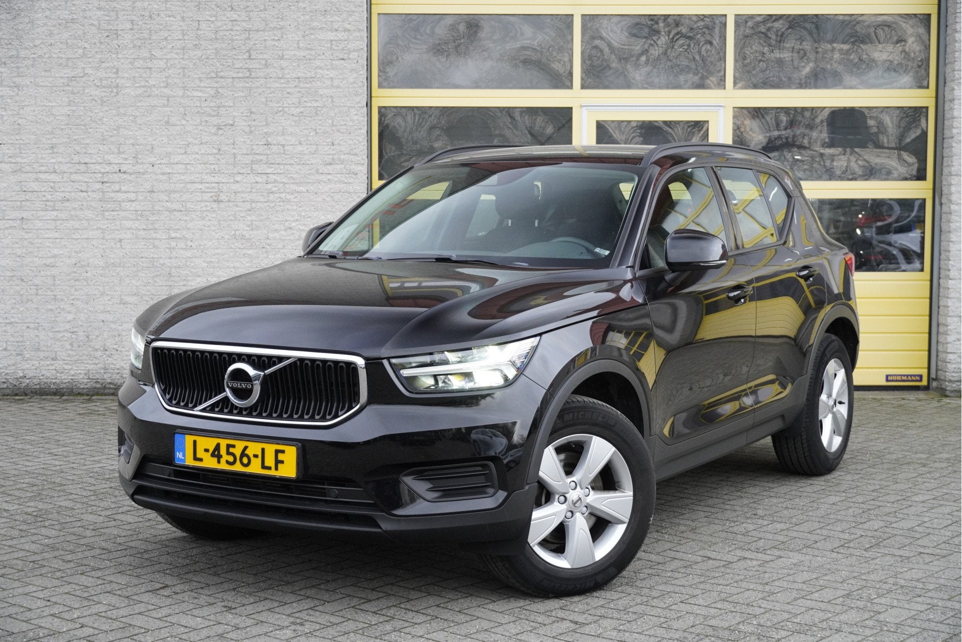 Volvo XC40 1.5 T2 Automaat! Momentum Core BJ2021 Lmv 17" | L, Auto's, Dealer onderhouden, Gebruikt, Zwart, Origineel Nederlands