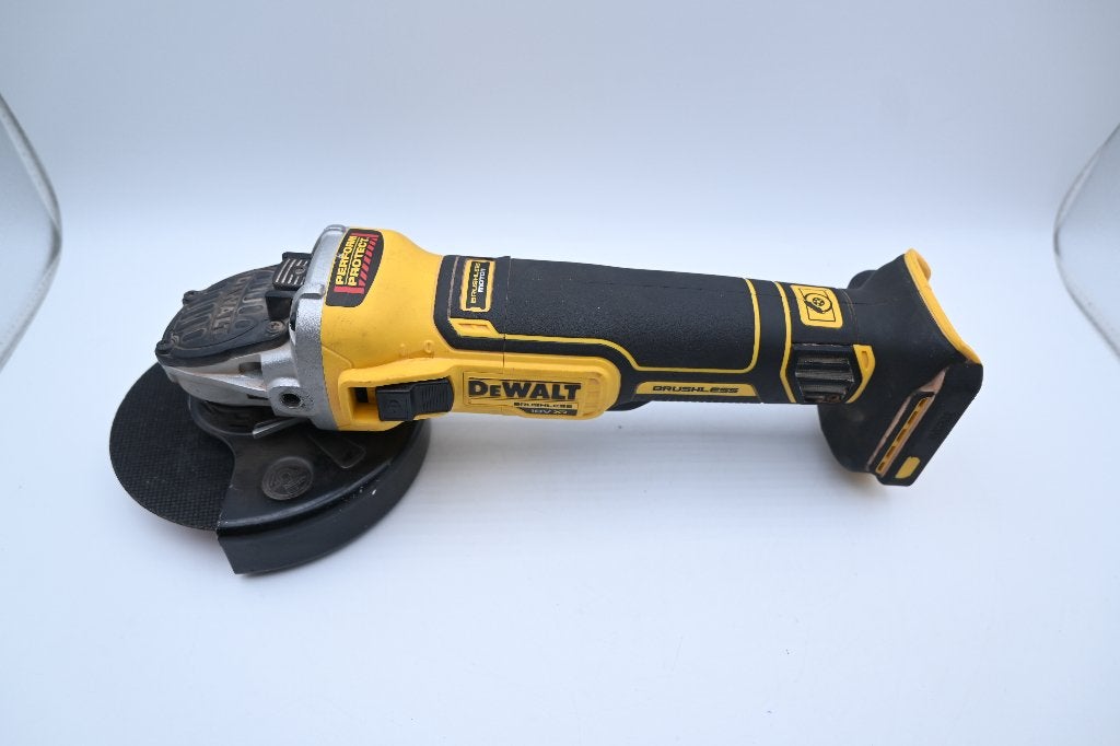 Dewalt DCG405 Type 3 18V XR Accu Haakse Slijper Set + 2 accu, Gebruikt, Dewalt, Ophalen of Verzenden, Niet gespecificeerd